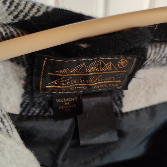 Eddie Bauer Medium plaid hooded jacket - Picture 3 of 7